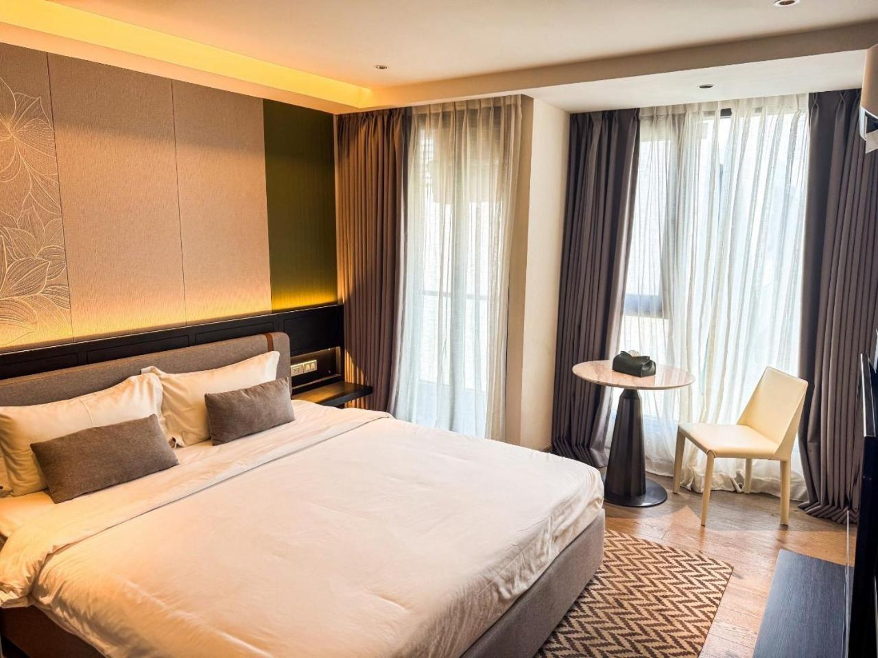 Cha Chiangmai Luxury Hotel Chiang Mai Exterior photo